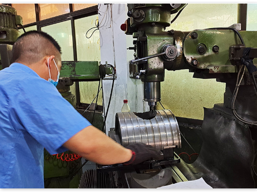 旺成模具工人實(shí)操圖 旺成模具工人實(shí)操圖